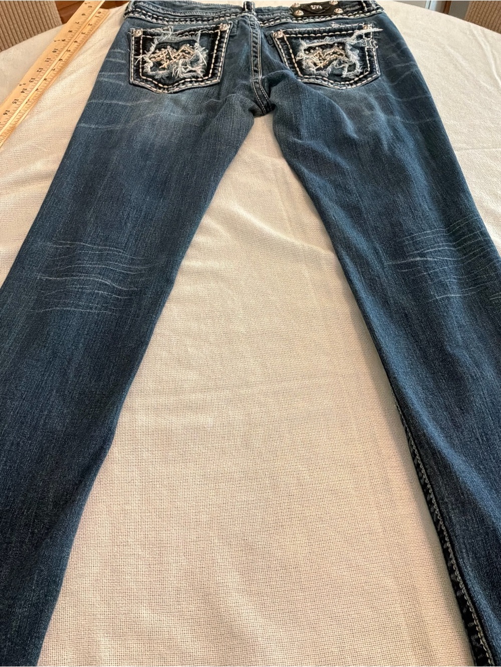 Miss Me distressed jeans with white contrast, stitching size 30 straight leg - Picture 4 of 8